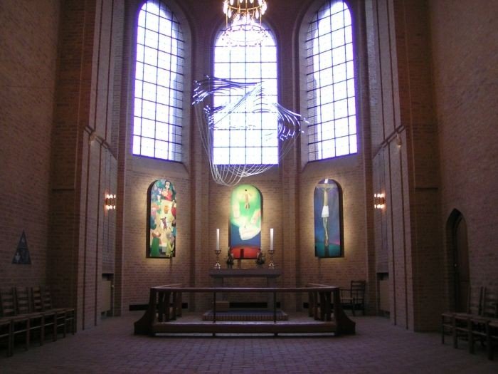 Christianskirken se indefra: Stilen er den for Klint´erne karakteristiske gotik i gule sten